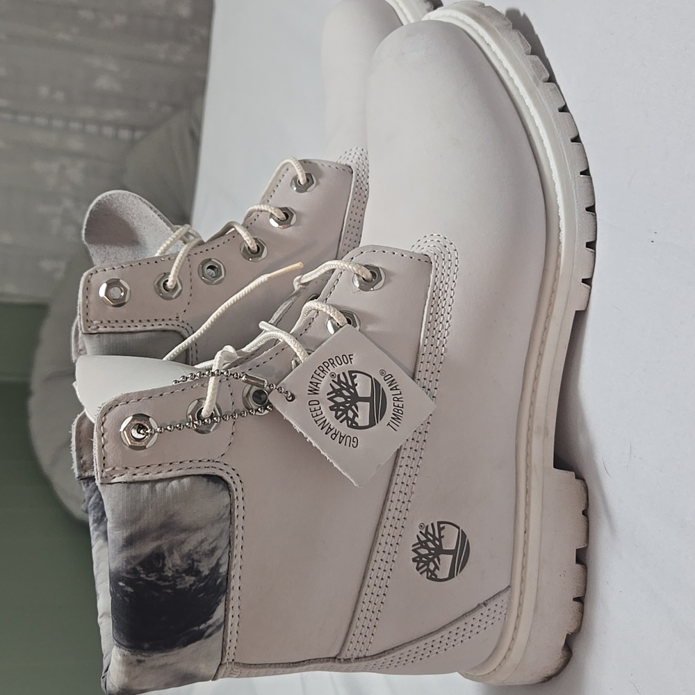Size 9 Timberland Boots